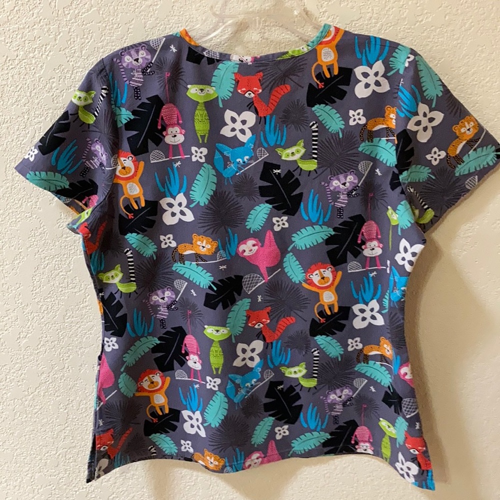 ScrubStar Animal Print Scrub Top. Size Med - Picture 2 of 4